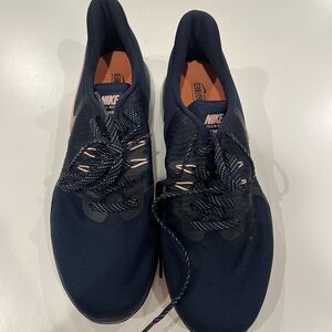 Nike Men's Dark Blue and Peach Athletic Shoes